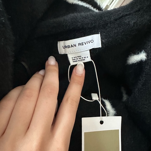 Urban Revivo Denise Sherpa Jacket NWT - Picture 2 of 4